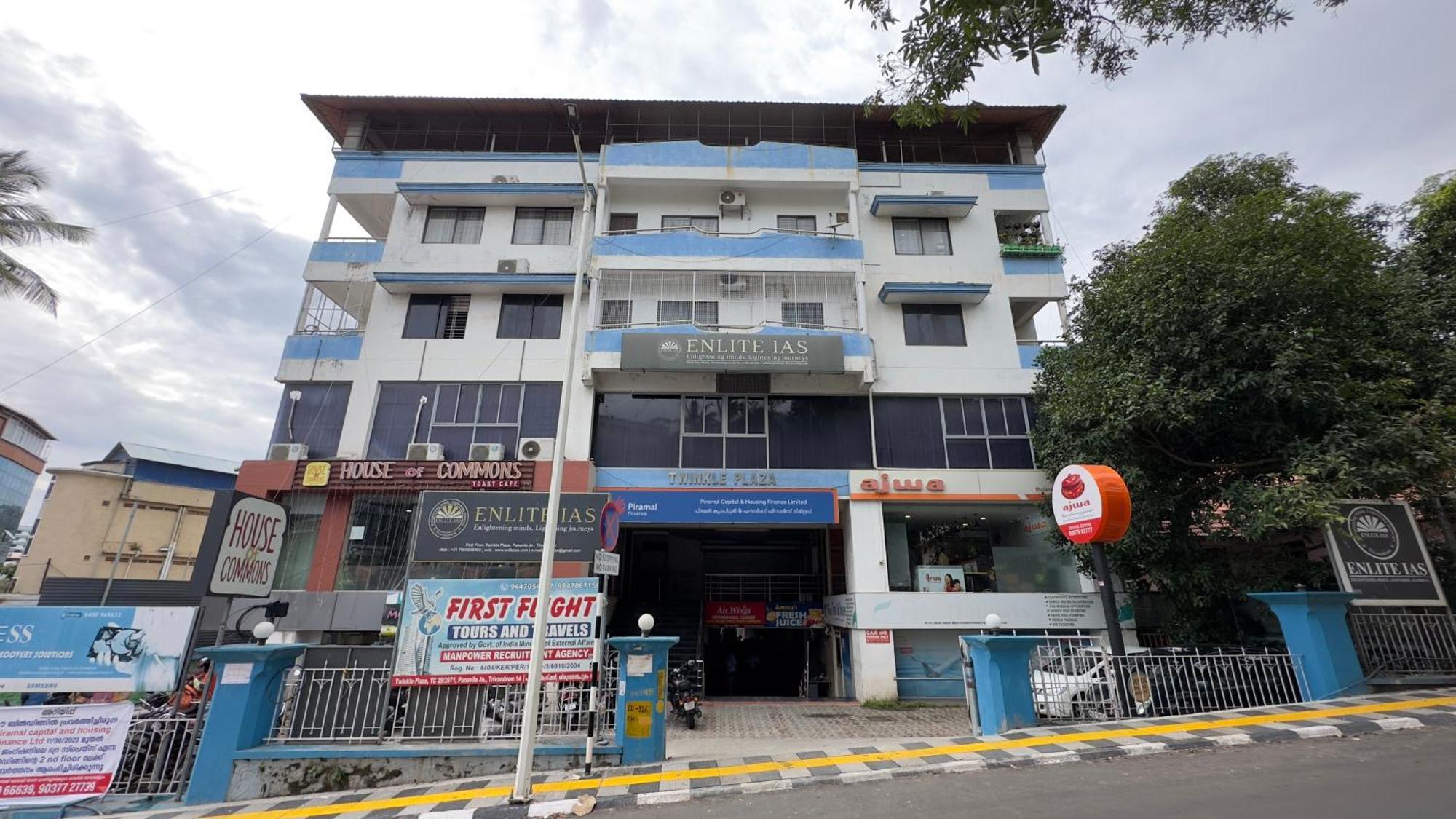 Downtown Manor-Panavila Thiruvananthapuram Exterior photo